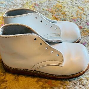 Vintage Child Life leather white baby shoes walking shoes sz 5.5E toddler